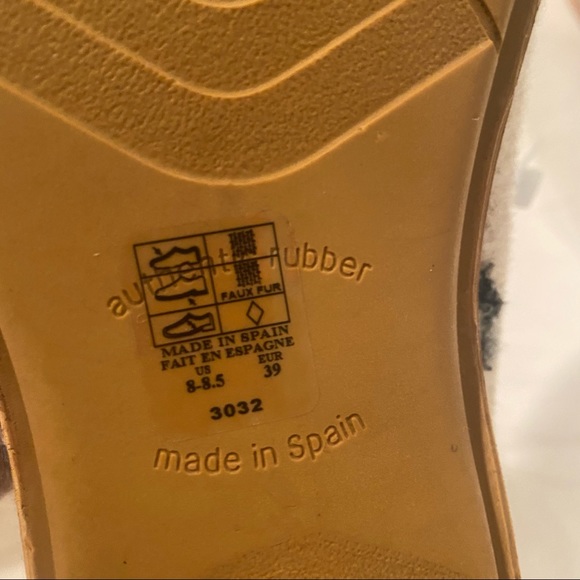 taōs wool slippers never worn - Picture 3 of 3